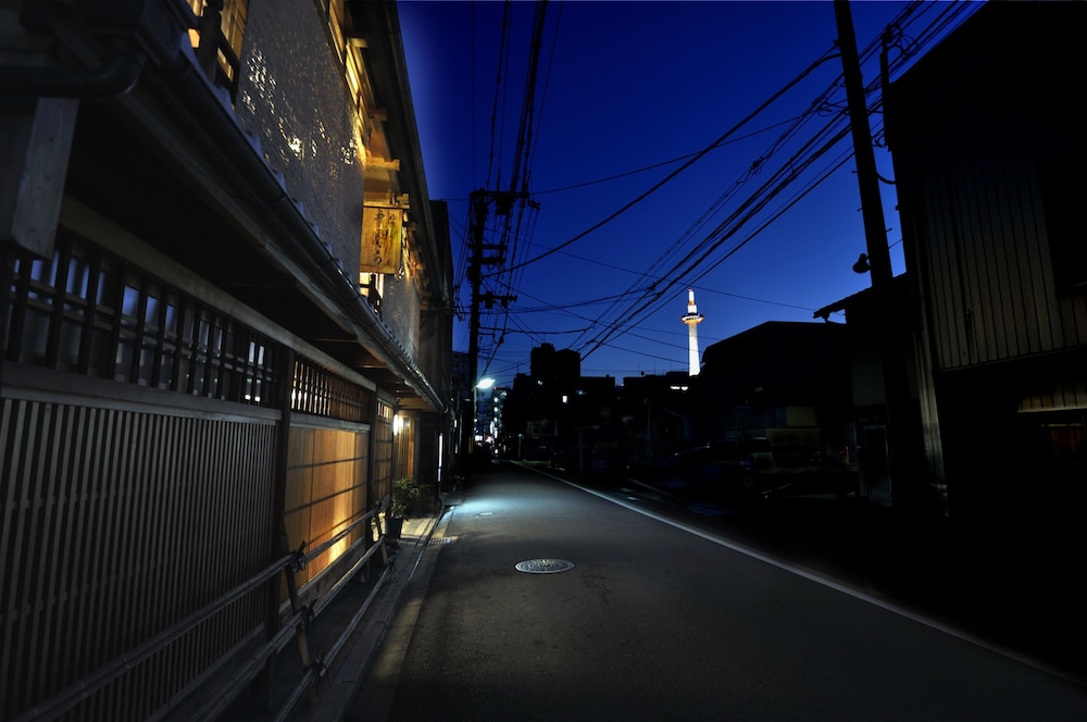 Traditional Kyoto Inn serving Kyoto cuisine IZUYASU 6/50