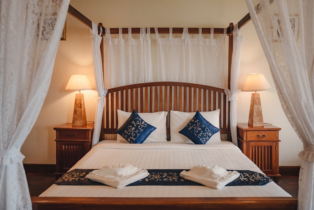 Room, King Bed, Beach Front, Sea View