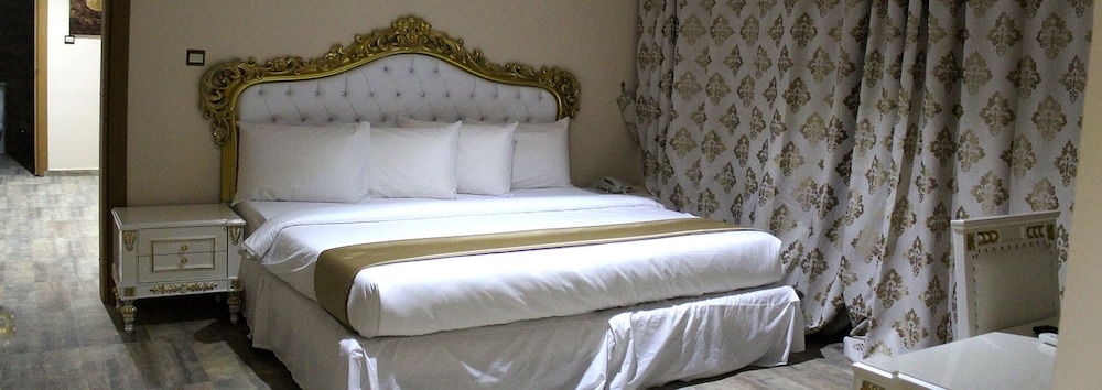Ellyxville Hotels 15/39