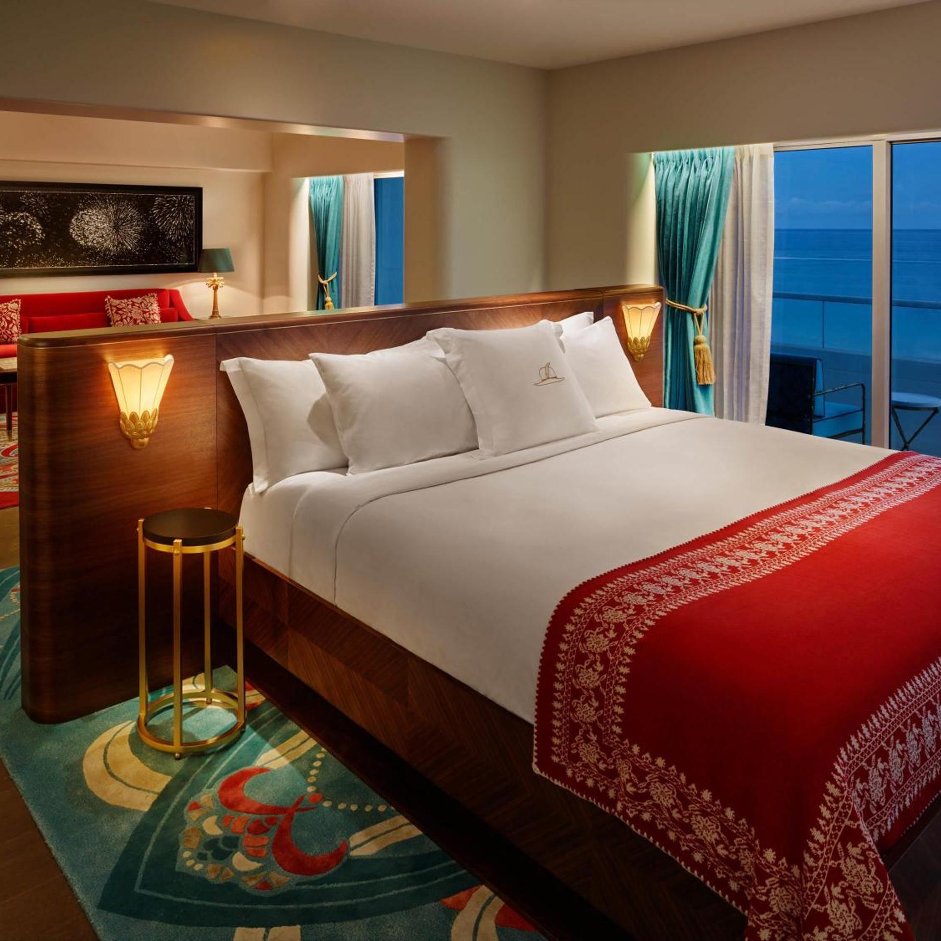 Junior Suite, King Bed, Ocean Front, Corner, Accessible