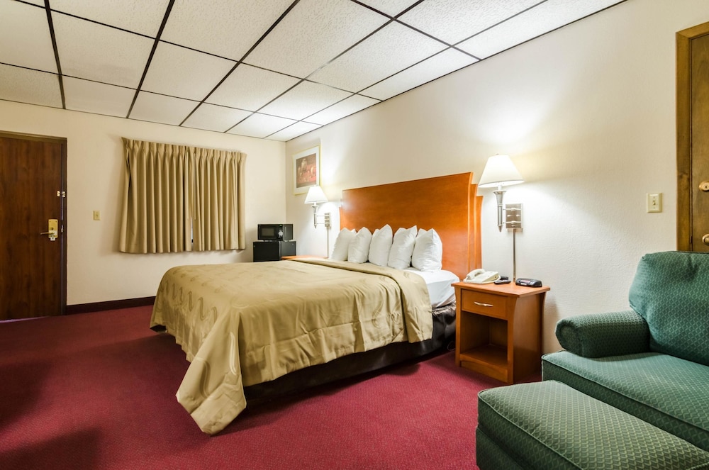 Wyndham Garden Salina Conference Center 8/26