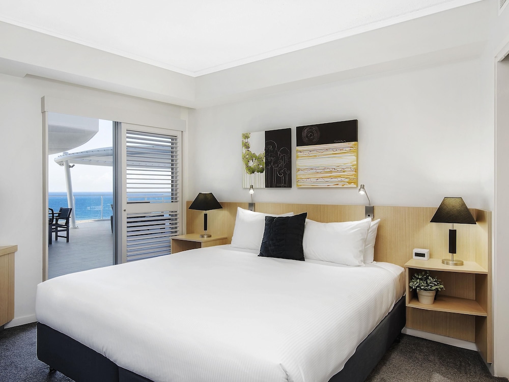 THE SEBEL MAROOCHYDORE 15/72