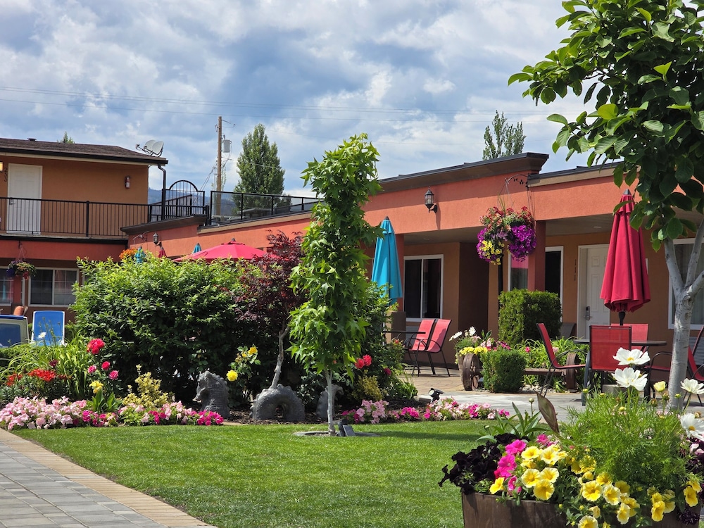 Sahara Courtyard Inn 2/70