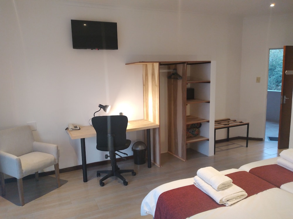 Hotel Uhland 66/75