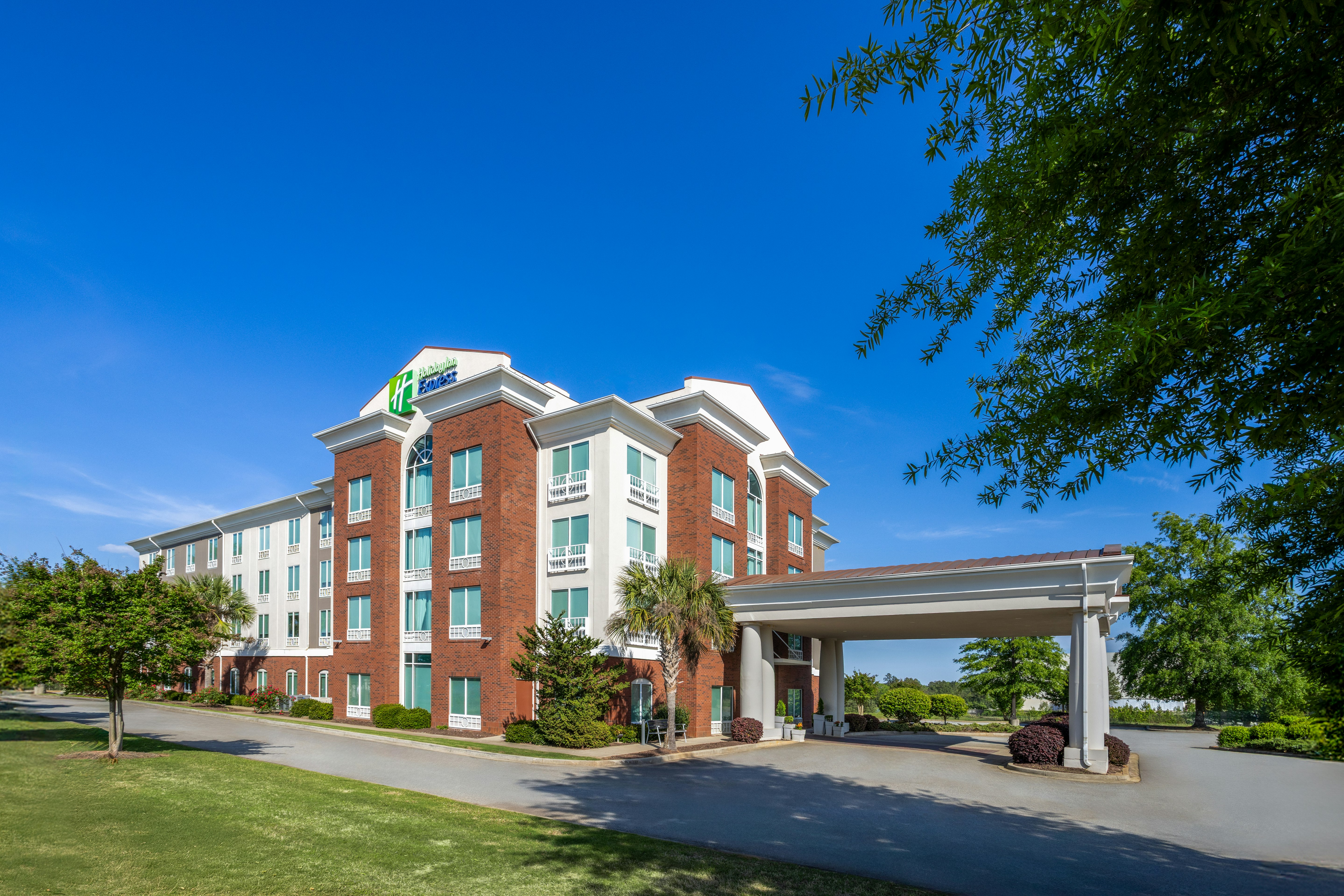 Holiday Inn Express Hotel And Suites Newberry 5/55