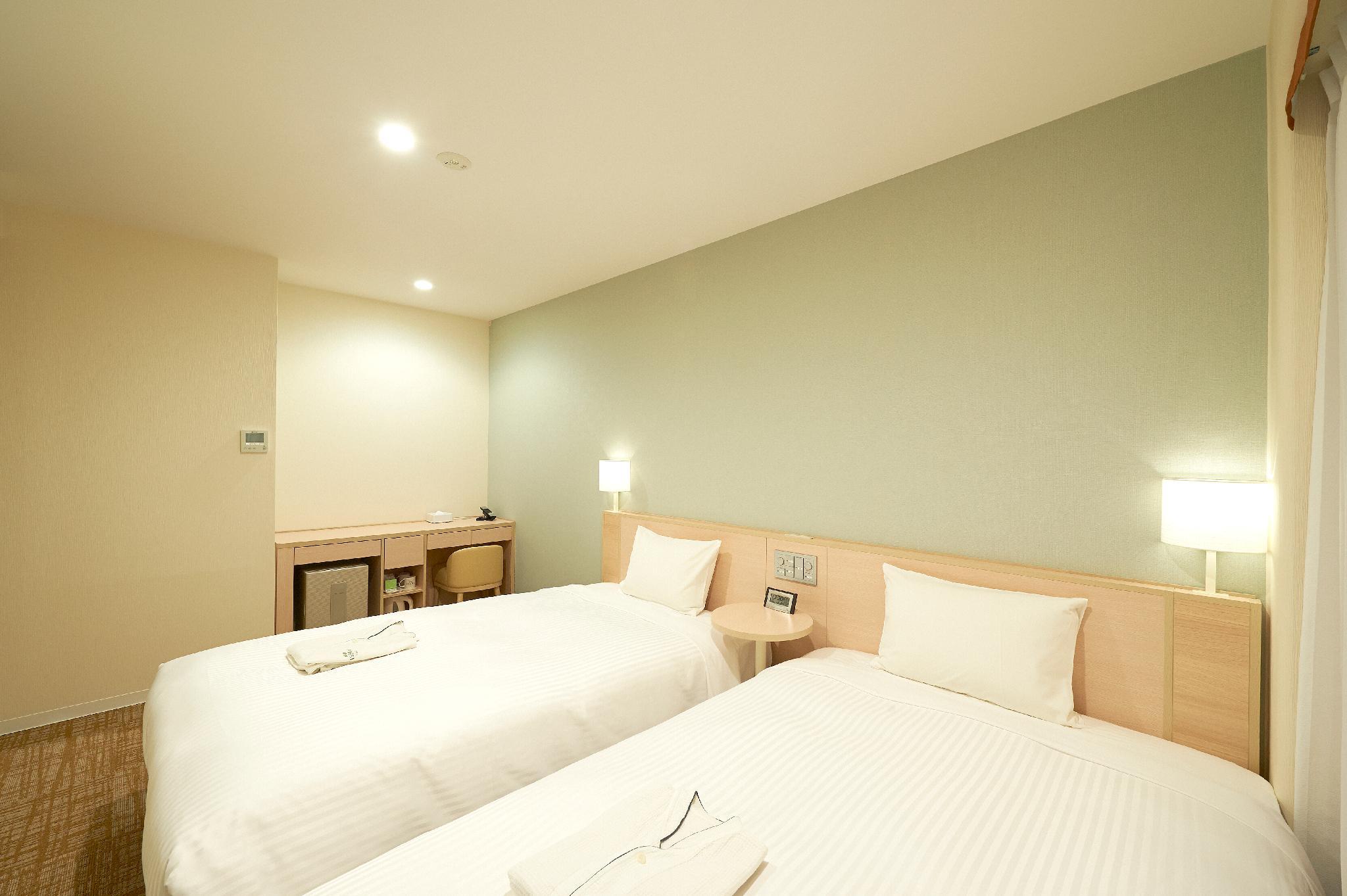 Semi Room, 2 Semi Double Beds