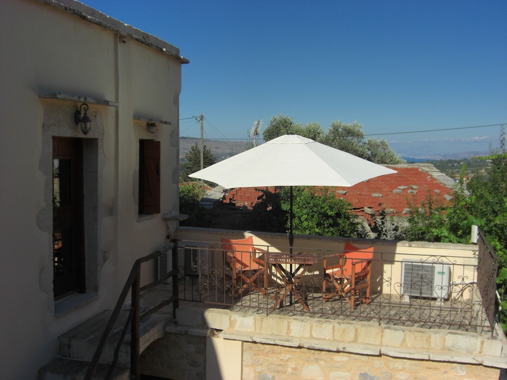 Patriko Traditional Residence 40/50