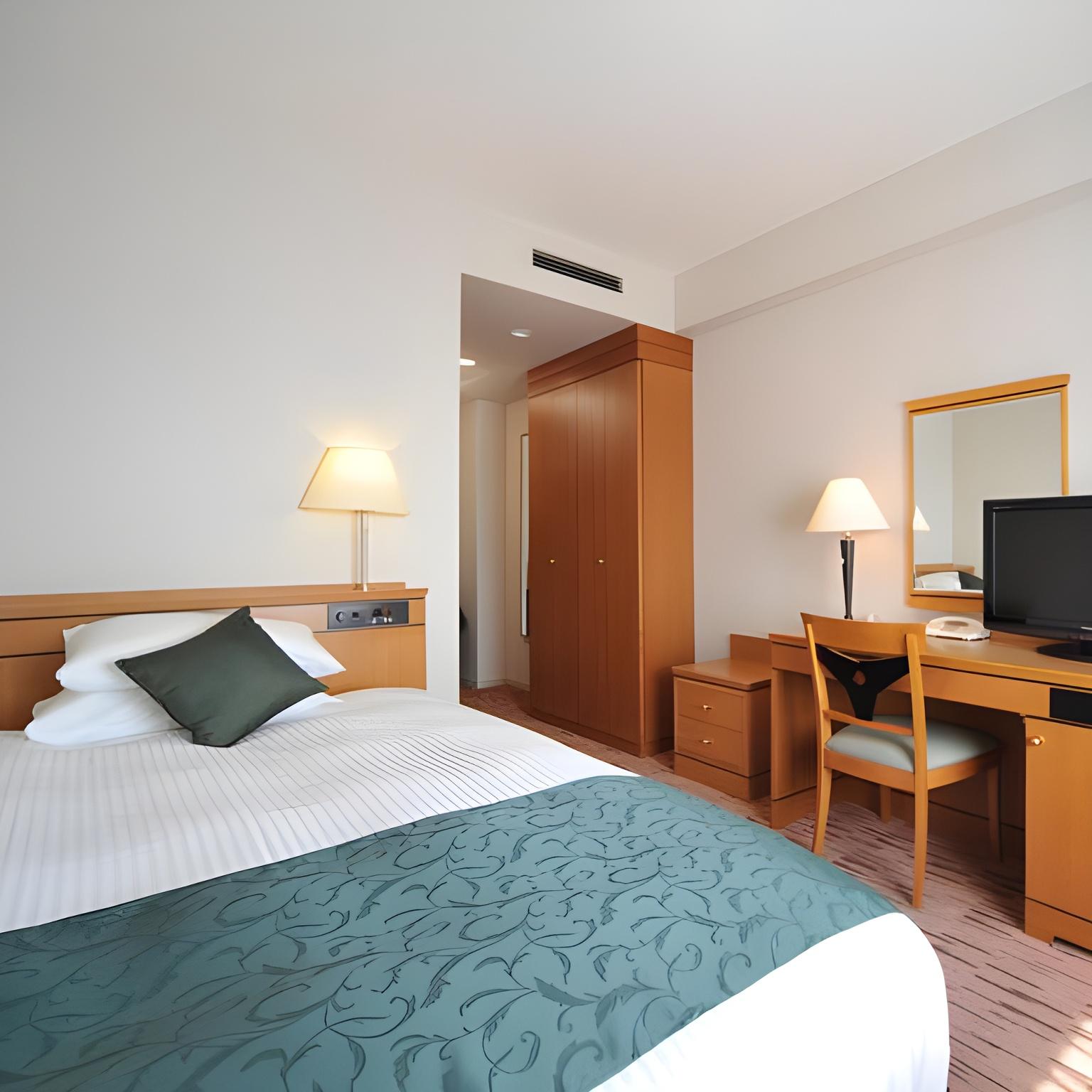 Room, Single, Airport View, Night View