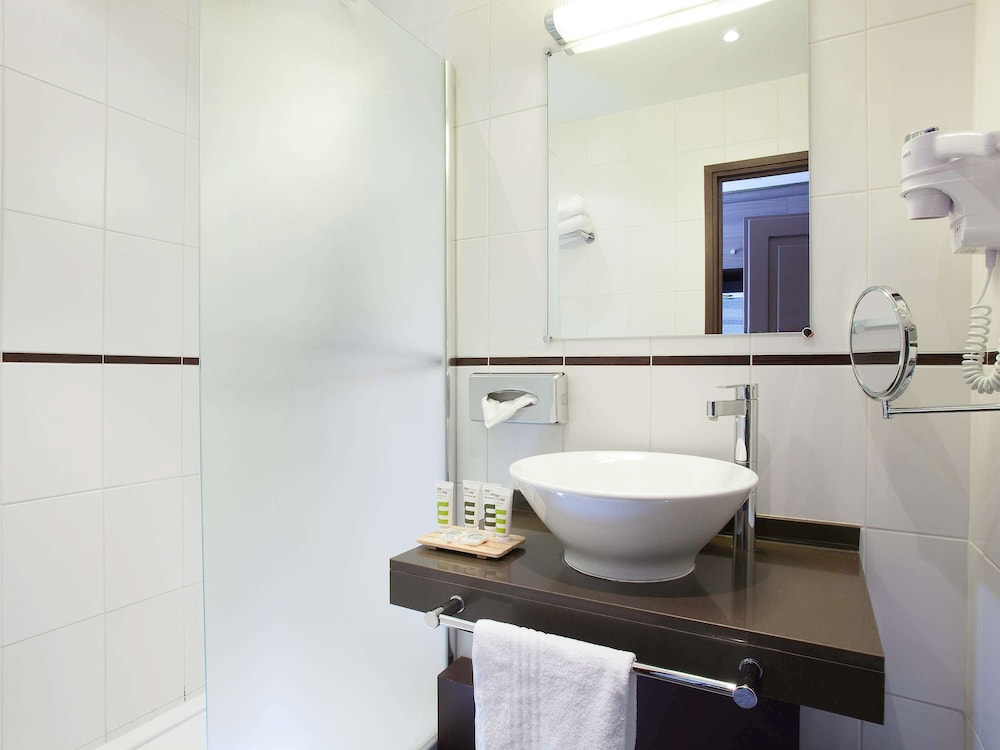 Mercure Versailles Paris Ouest 76/76