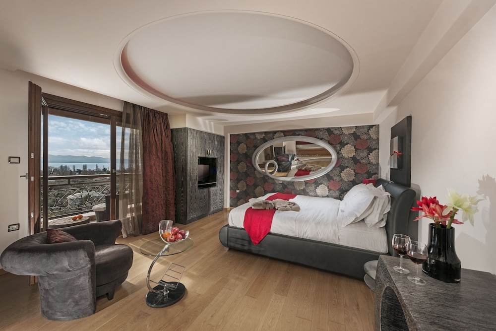 Iakovakis Suites Spa 9/50