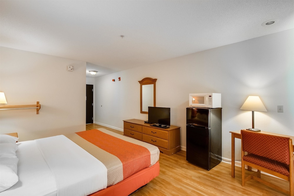 Motel6 Hinesville, GA 17/44