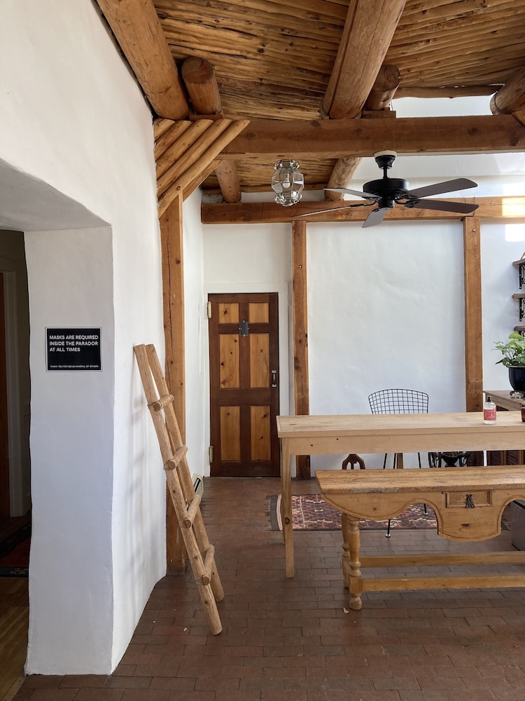 El Paradero Bed & Breakfast Inn 61/79