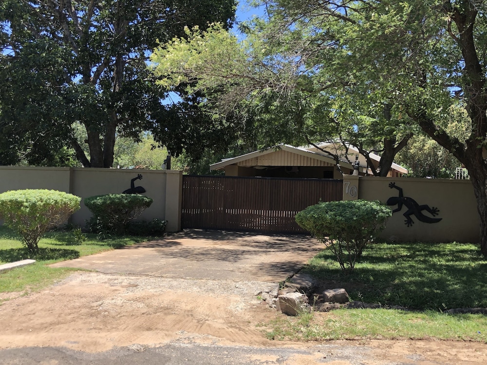 Gecko Cottage 4/50