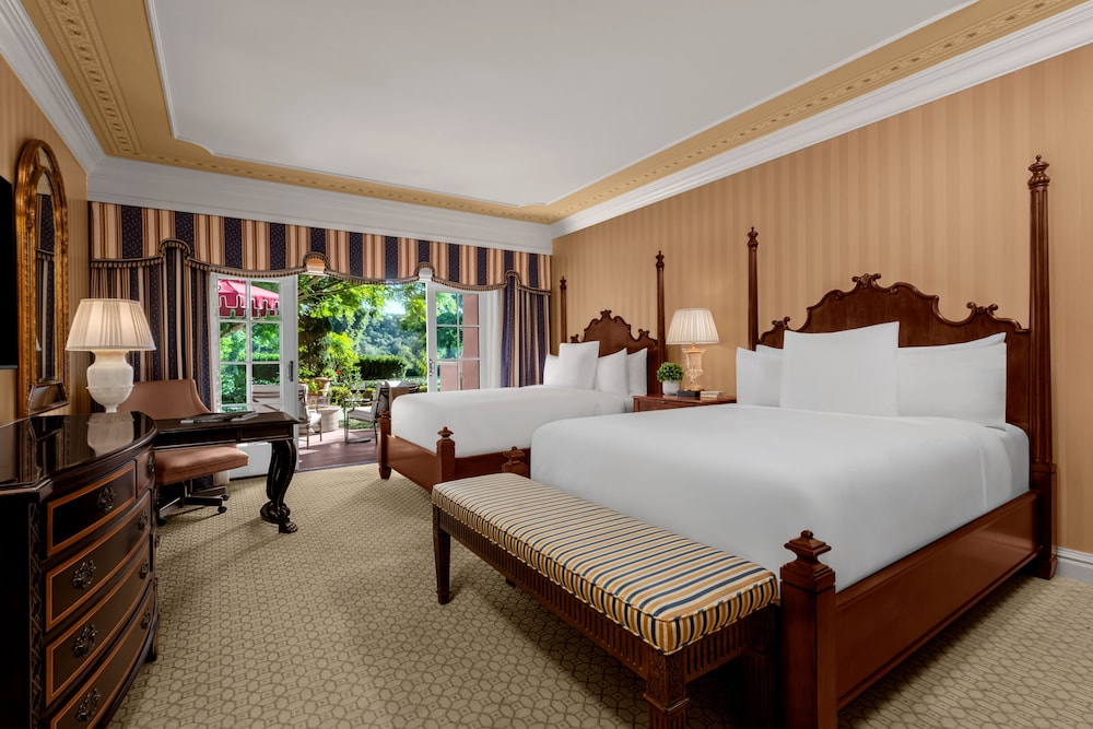 FIRESIDE, DELUXE, 2 QUEEN BEDS, TERRACE