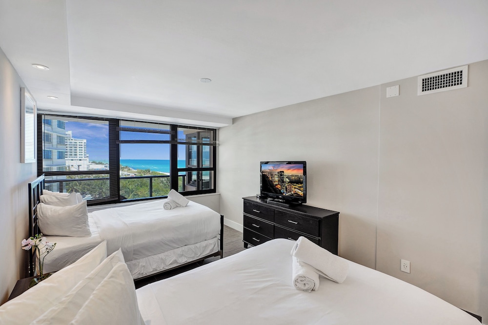 Condo, Resort, Pool, Luxury, 1 Single and 2 Queen Beds, Sauna
