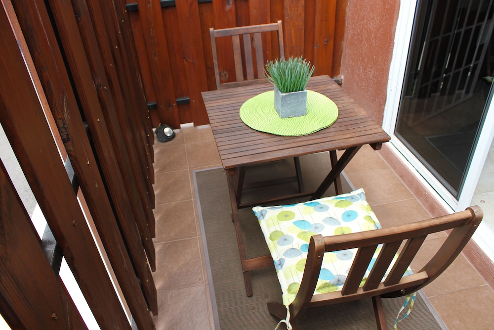 Eclipse Suite Guest Apartments 64/77
