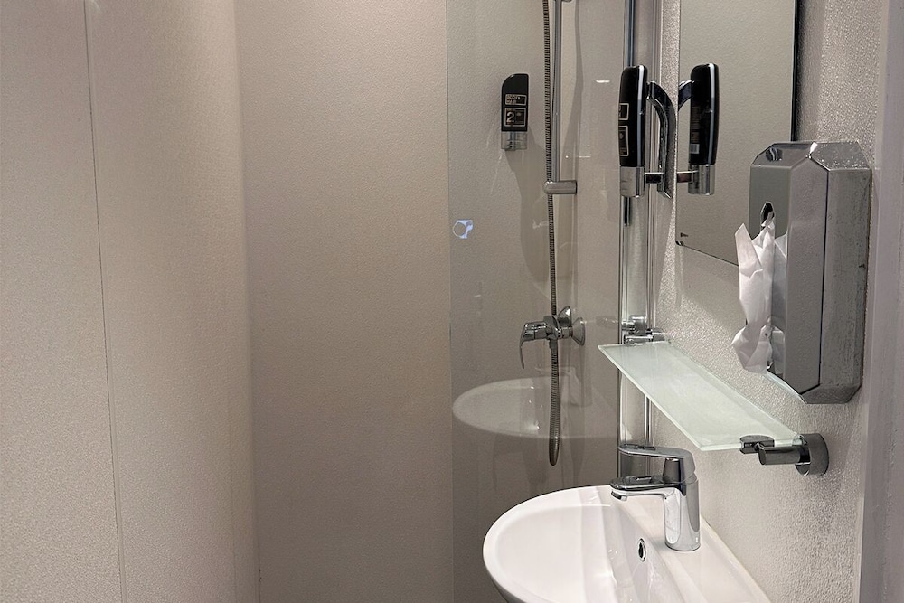 Amsterdam Inn Hotel 43/47