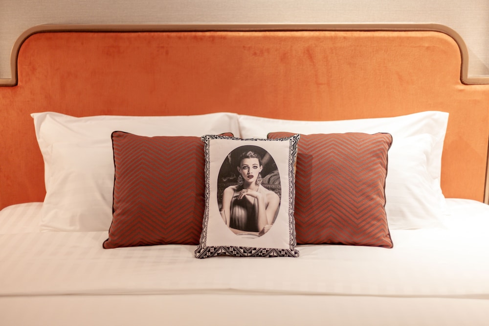 La Seine Hotel 34/74