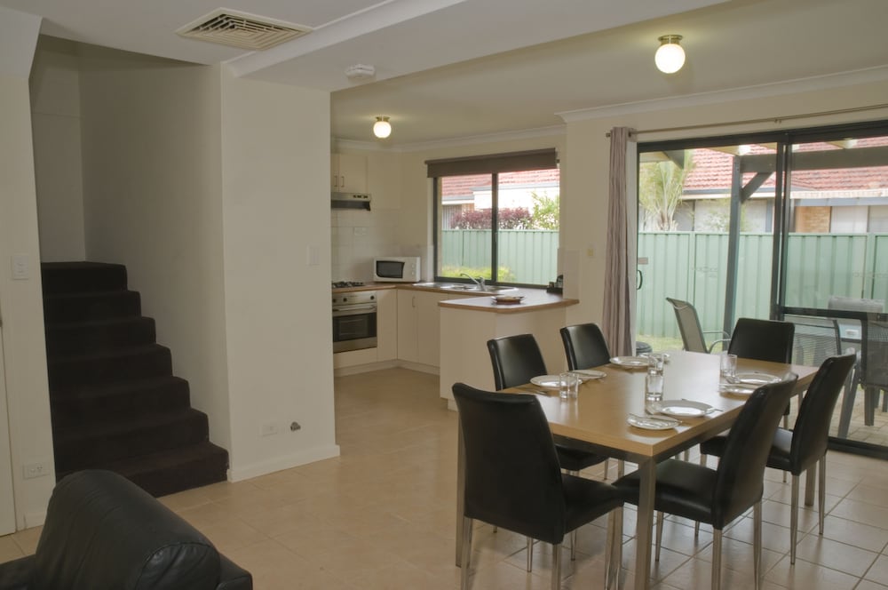Country Comfort Perth 42/74