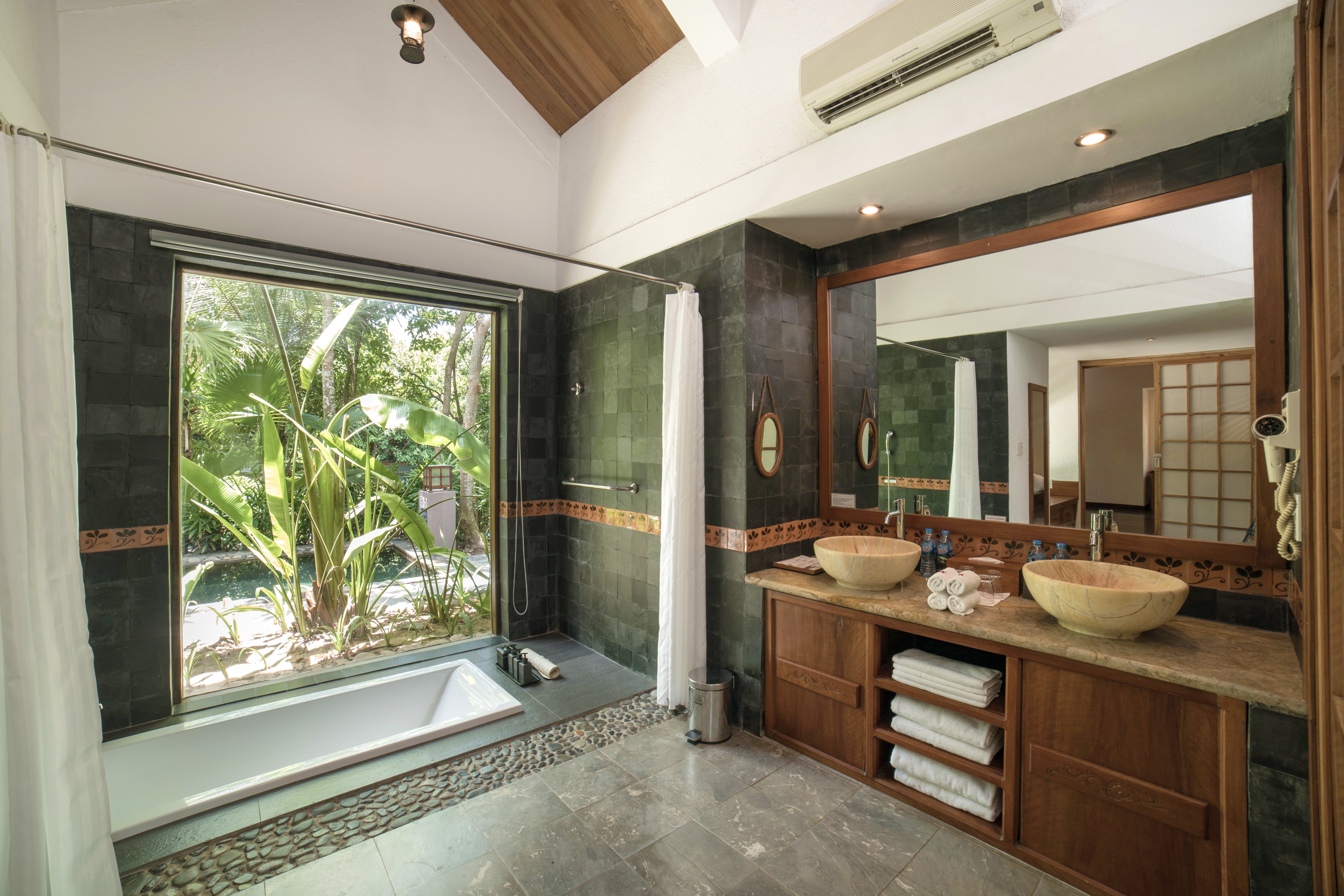 Pilgrimage Village Boutique Resort & Spa 29/30