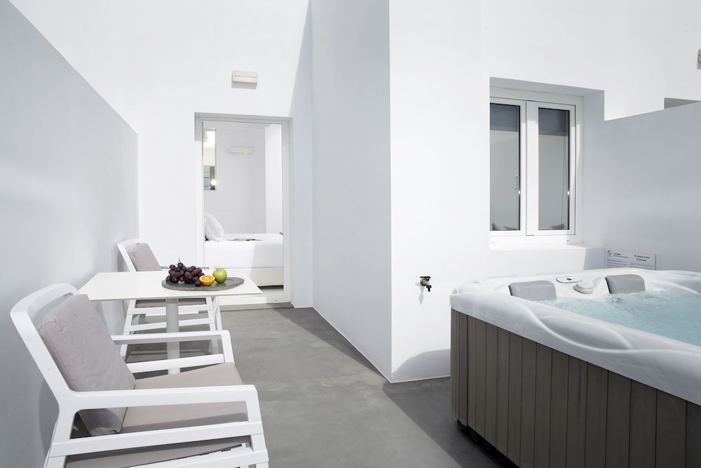 May Seven Suites - Adults Only 24/50