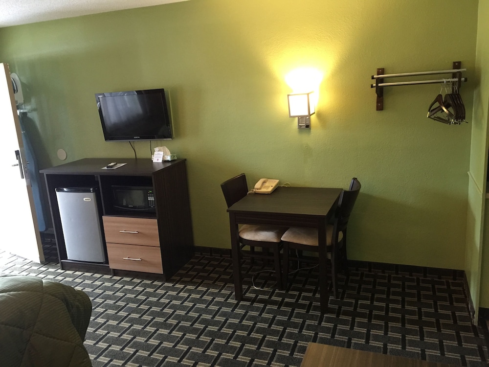 University Manor Inn 10/19