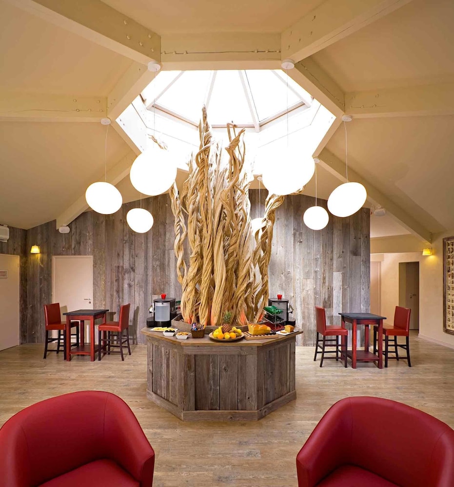 ibis Styles Cholet 10/70