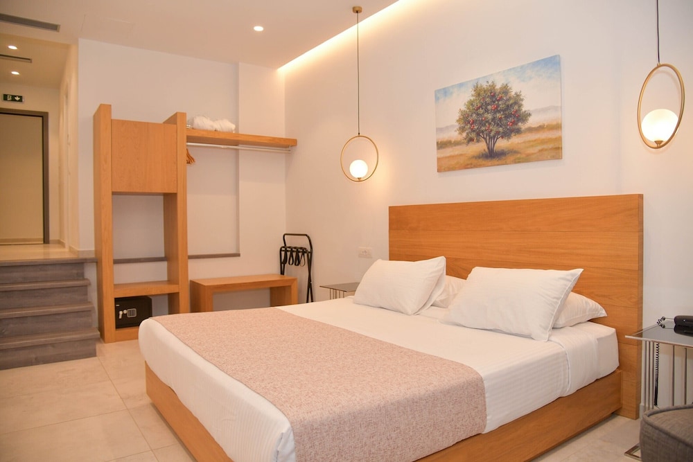 Deluxe, Suite, Double Bed, Sofa