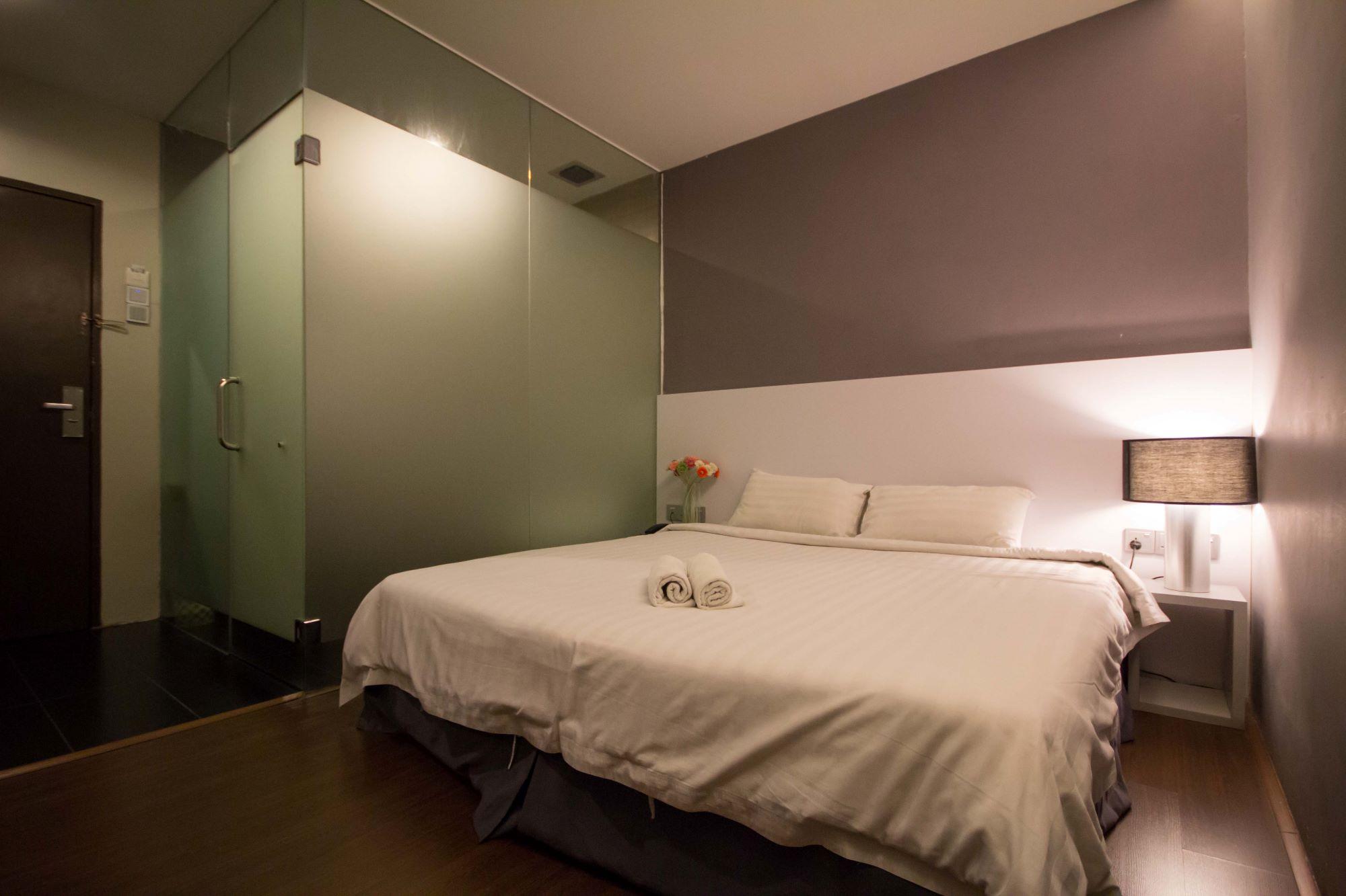 Standard, King Bed, No Window