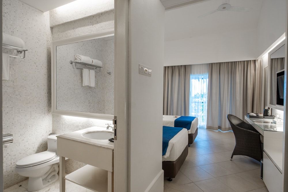 Nongsa Point Marina Resort 72/72