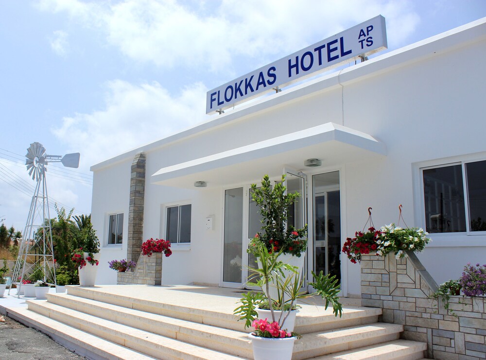 Flokkas Hotel Apartments 1/50