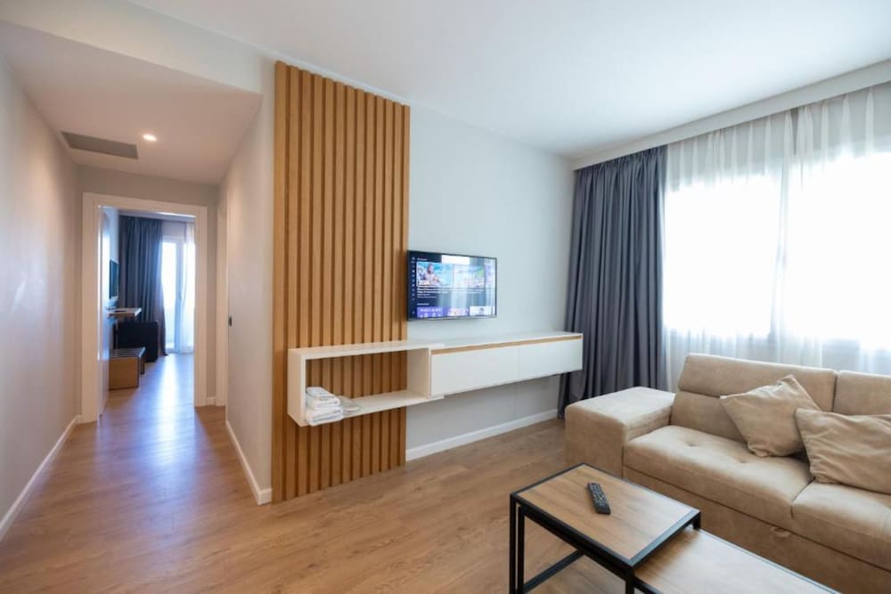 Duka Hotel 36/45