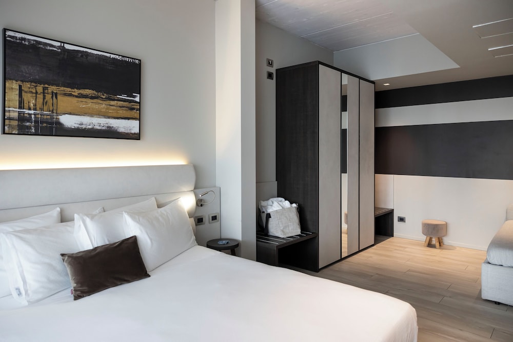 JUNIOR SUITE, STUDIO, LAKE VIEW