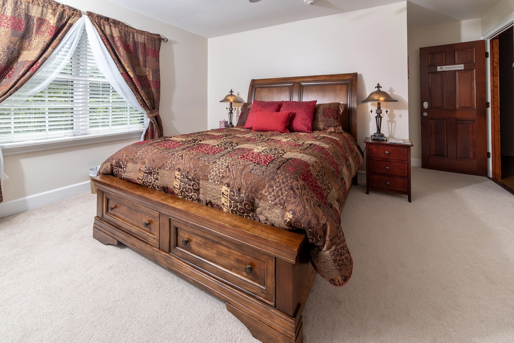 Pleasanton Courtyard Bed and Breakfast 13/49