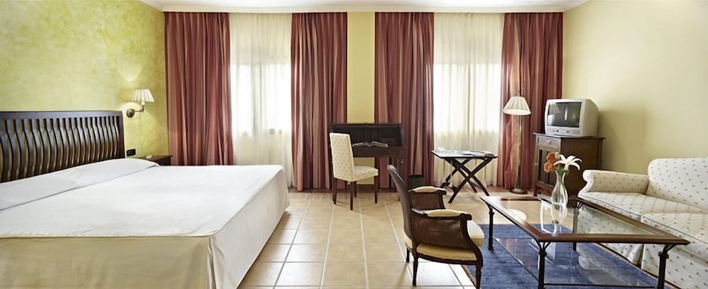 Hotel Mafalda De Castilla 9/43
