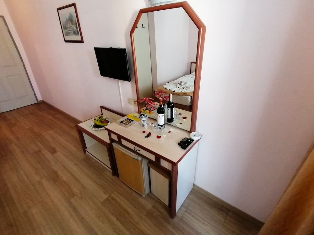 Ergun Hotel 32/50