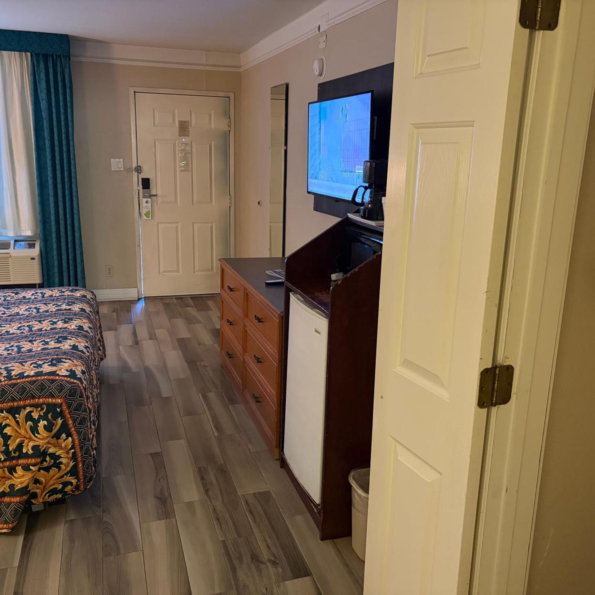 Americas Inn Sugarland/Stafford 18/23
