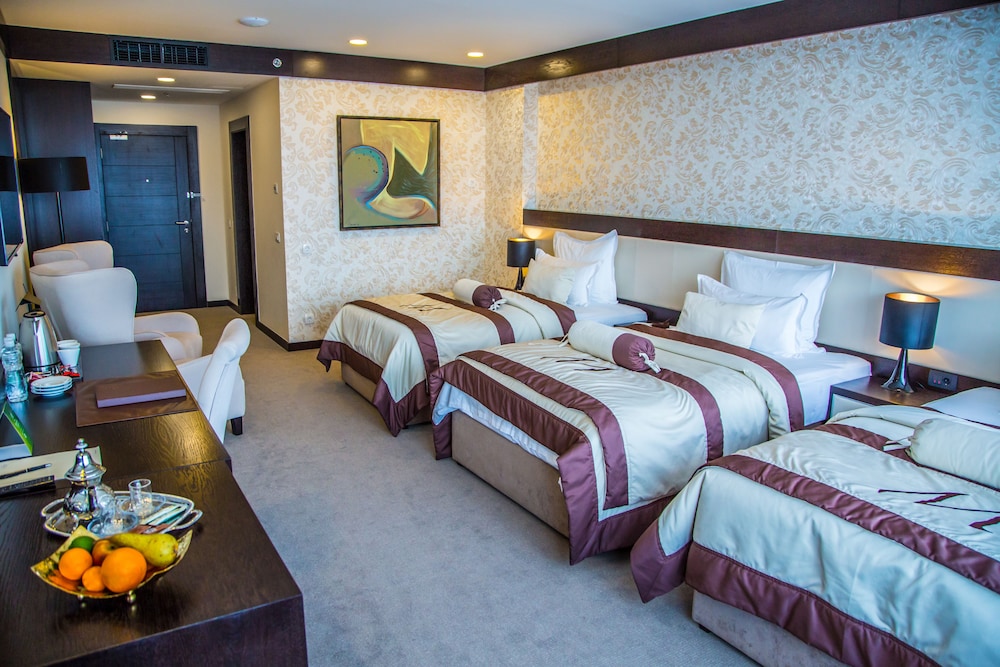 Malak Regency Hotel 19/72