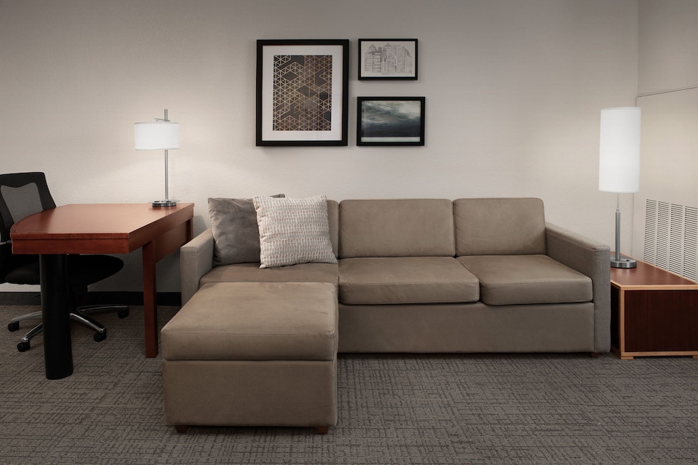 Residence Inn Greensboro Airport 25/51