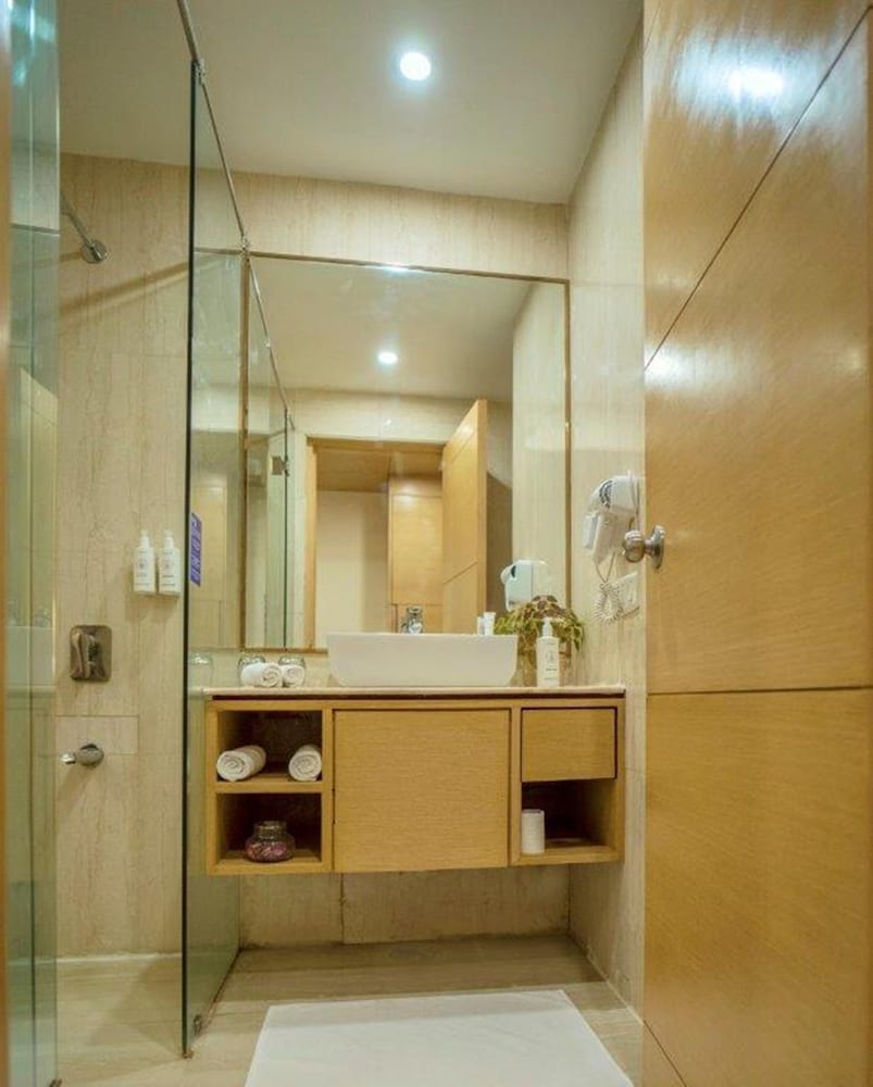 Radiant Globus Hotel 54/55