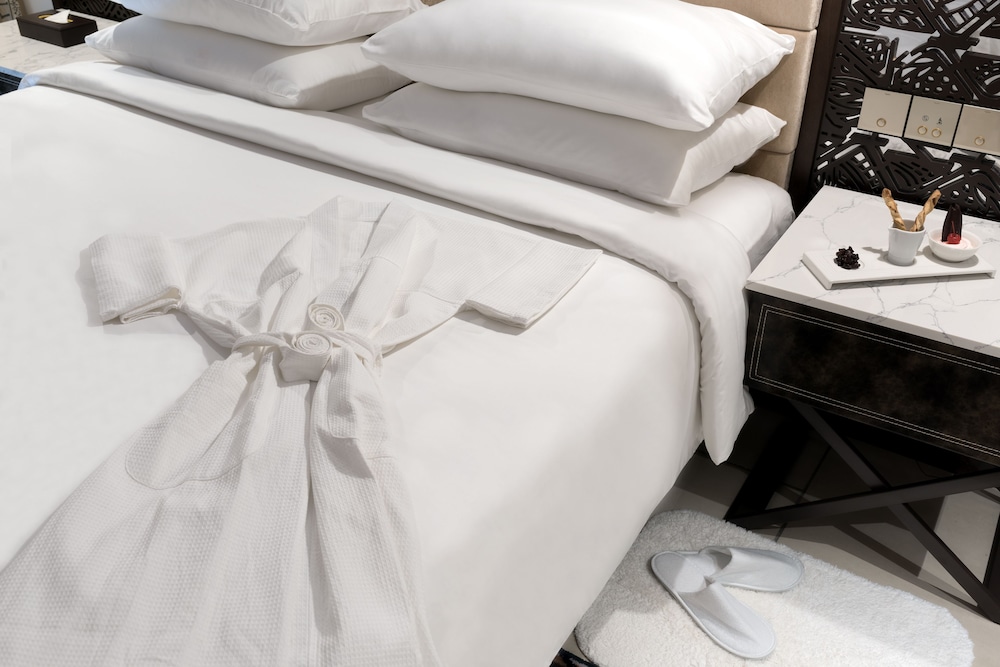 Neelkanth Sarovar Premiere 12/35