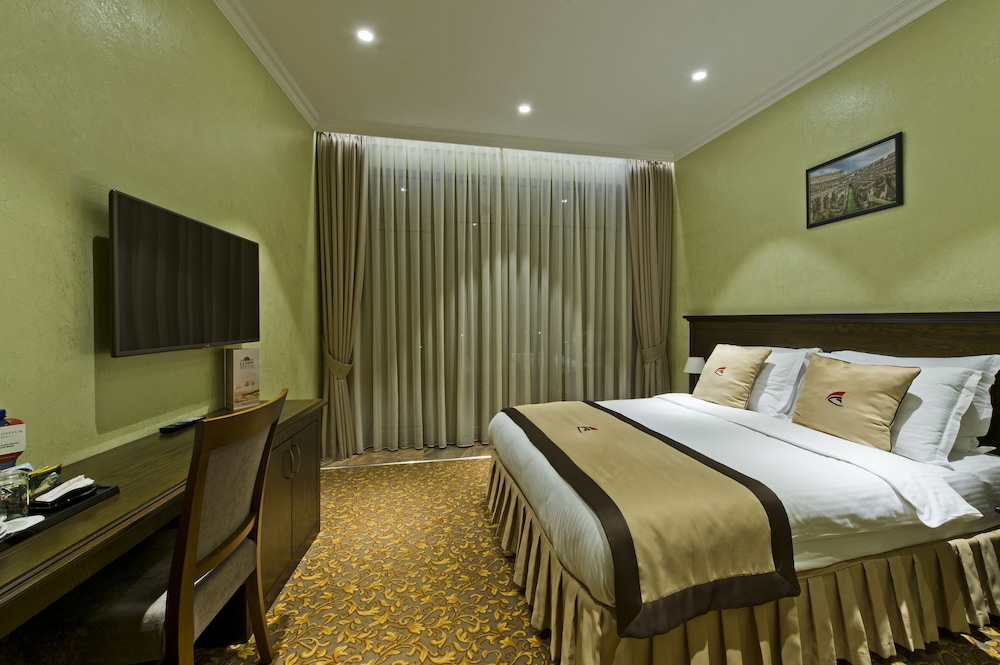 Colosseum Marina Hotel Batumi 17/72