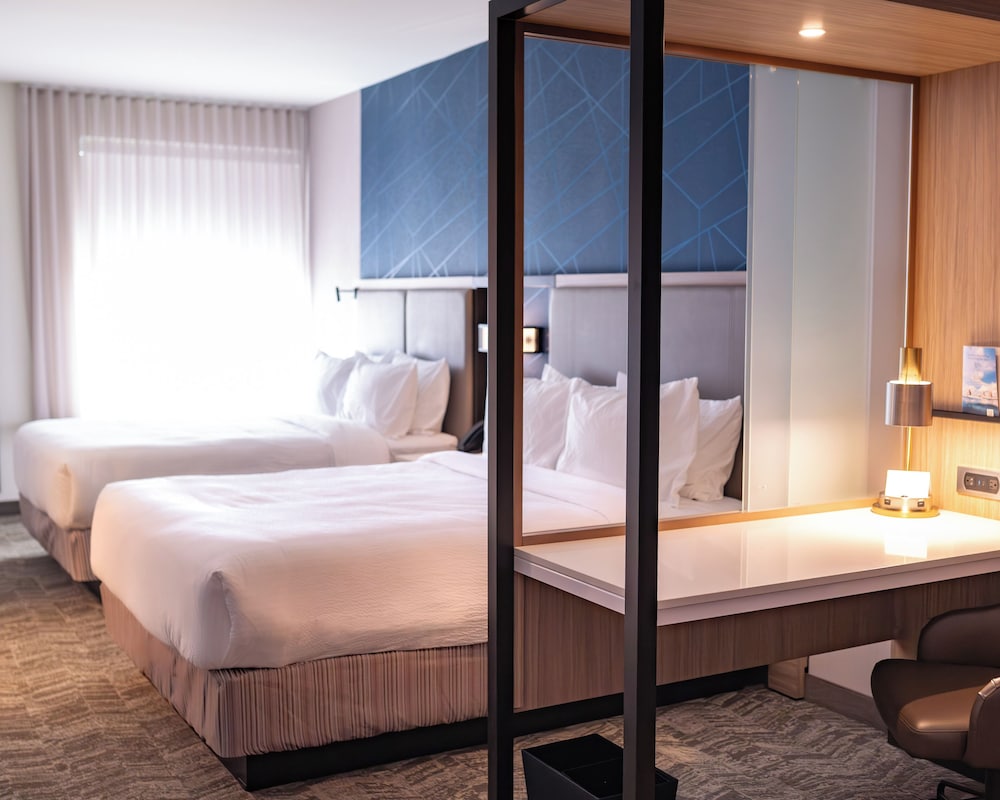 SpringHill Suites by Marriott Eau Claire 4/23