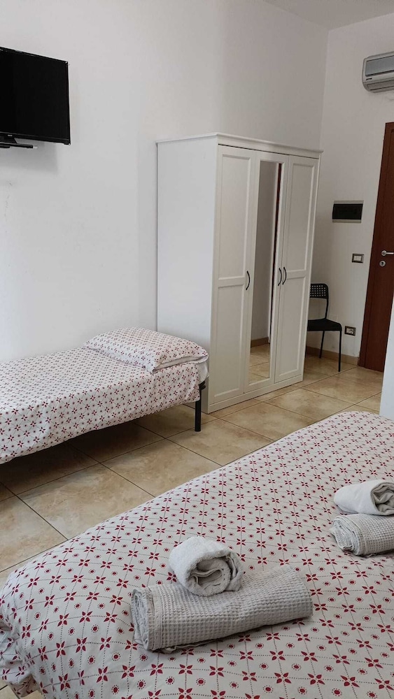 5 BEDROOMS, CLASSIC, APARTMENT, KITCHEN