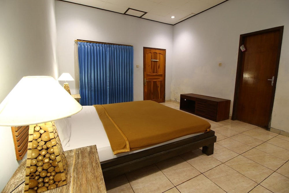 Hotel Wahyu Dana 14/46