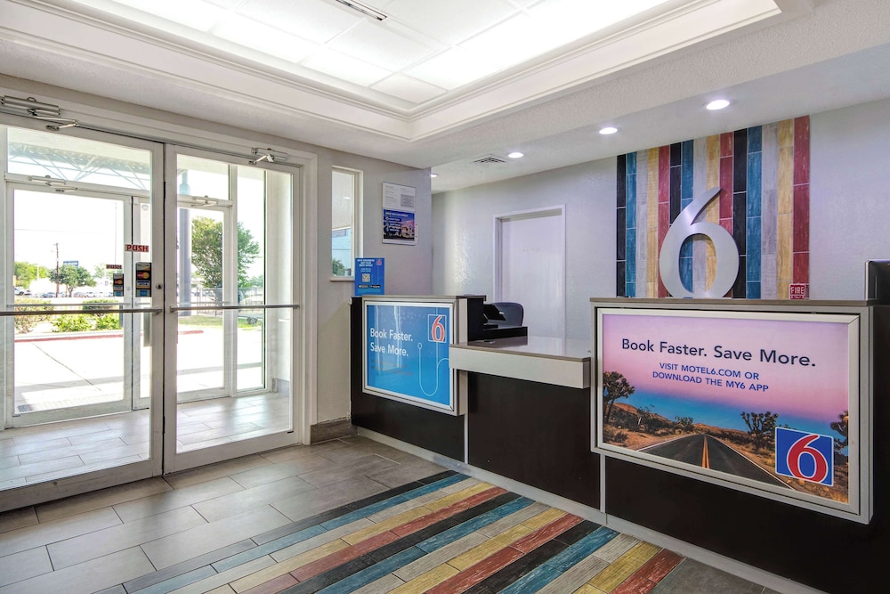 Motel6 San Antonio, TX - South 8/58