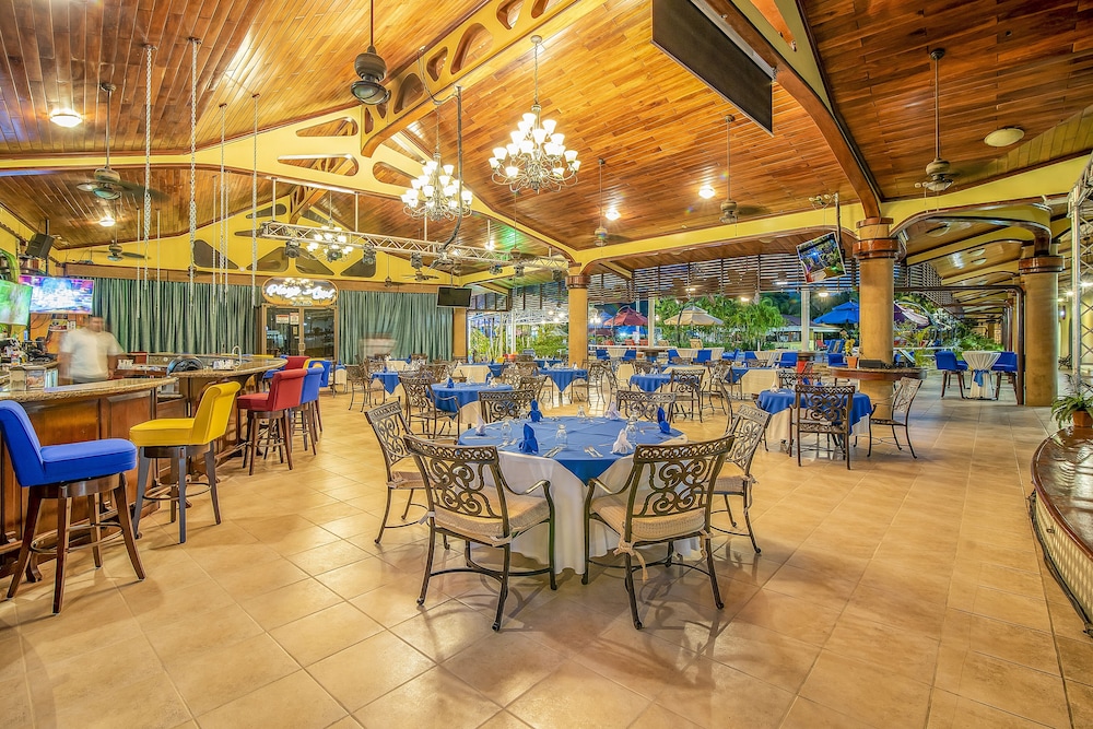Hotel Casa Roland Golfito (ex Casa Roland Marina Resort) 52/72