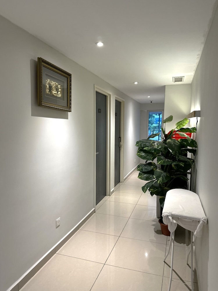 De Uptown Hotel Ss2 49/49