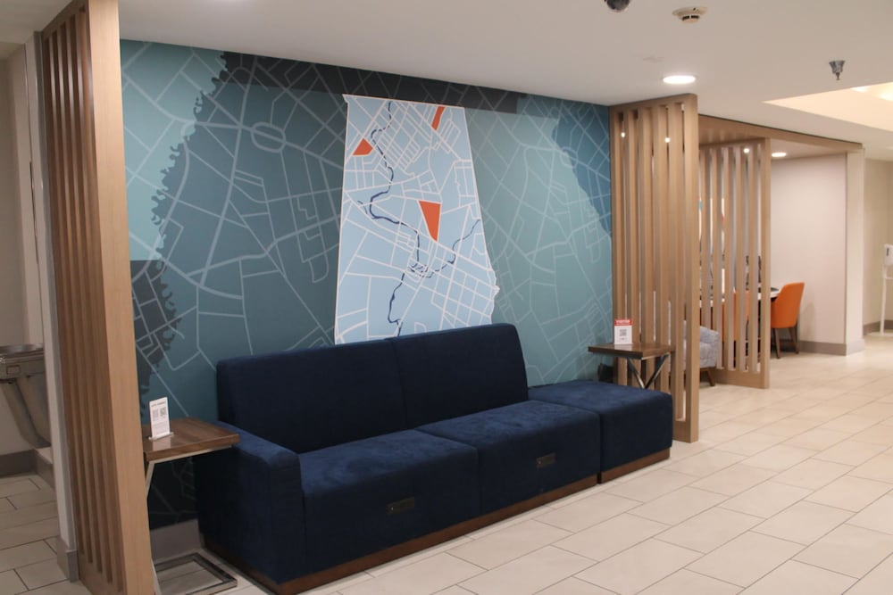 Holiday Inn Express Hotel And Suites Birmingham Irondale East 28/50