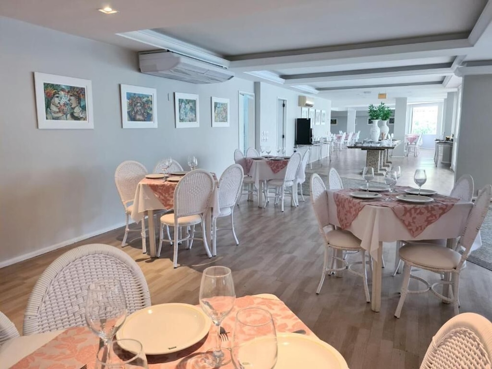 Hotel Praia Brava 50/62